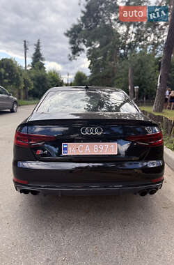 Седан Audi S4 2018 в 