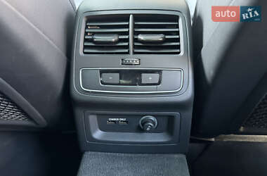 Седан Audi S4 2018 в 