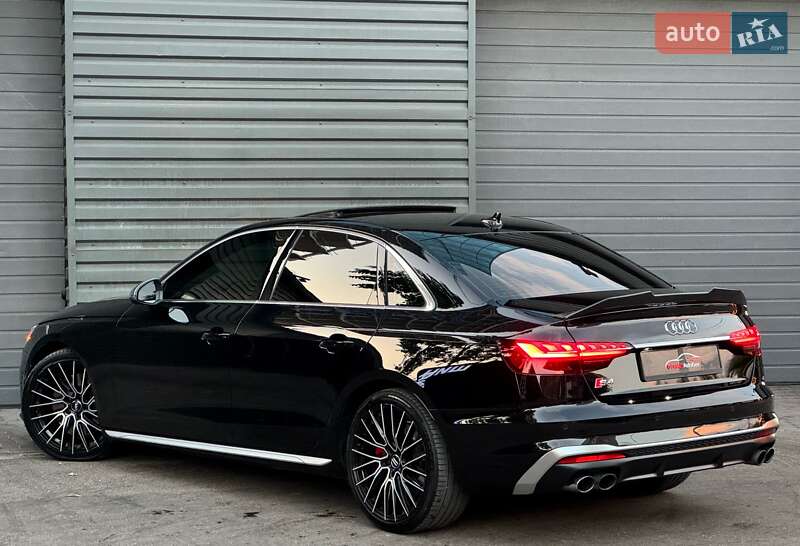 Седан Audi S4 2022 в Киеве