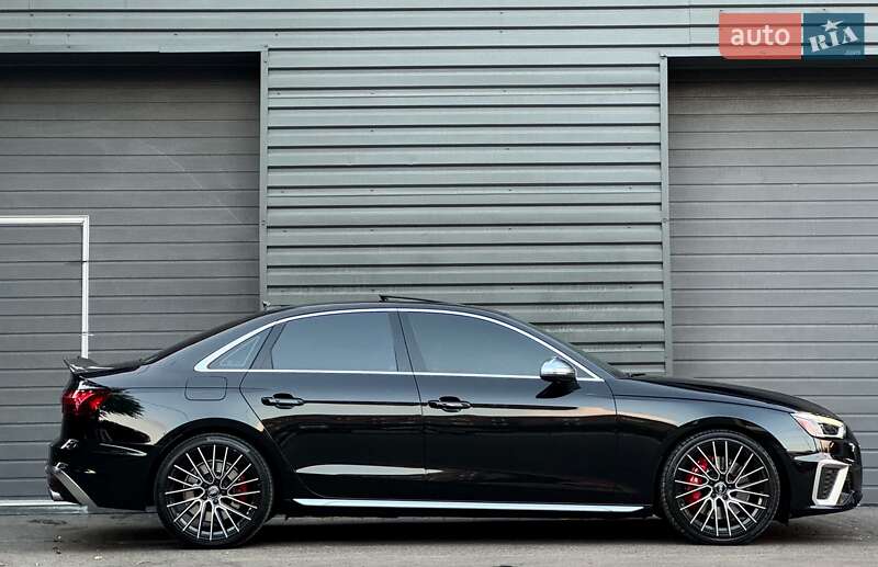Седан Audi S4 2022 в Киеве