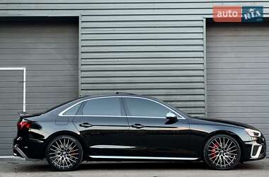 Седан Audi S4 2022 в 