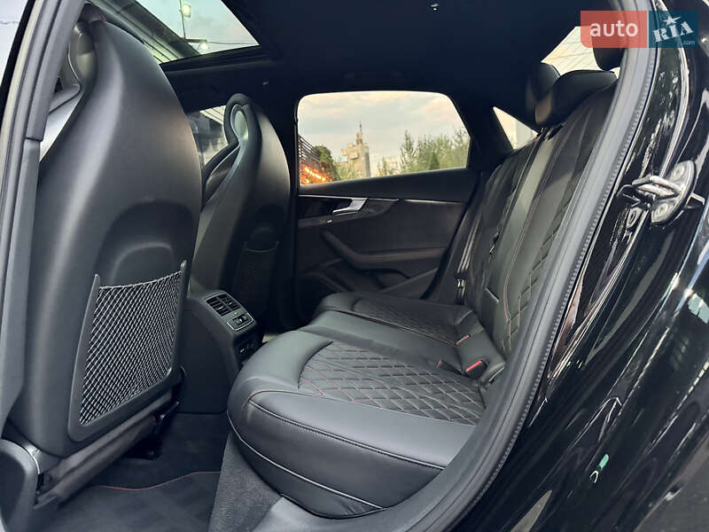 Седан Audi S4 2022 в Киеве