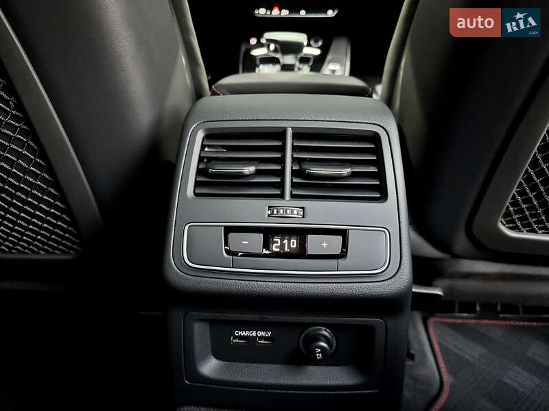 Седан Audi S4 2022 в Киеве