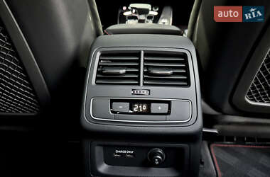 Седан Audi S4 2022 в 