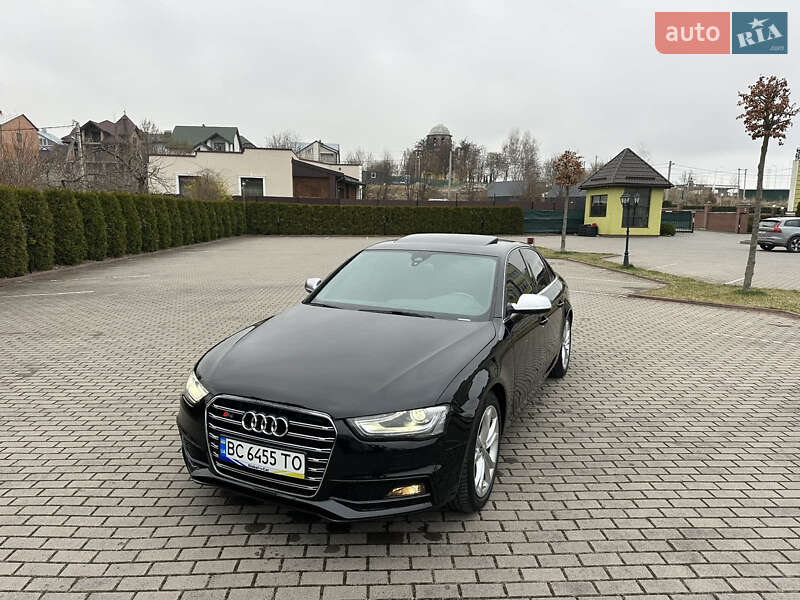 Седан Audi S4 2012 в 