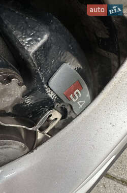 Седан Audi S4 2012 в 