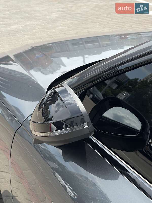 Седан Audi S4 2022 в Киеве