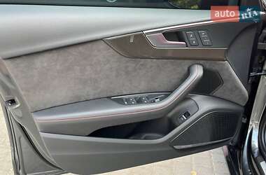 Седан Audi S4 2019 в 