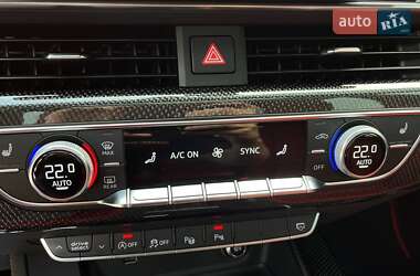 Седан Audi S4 2019 в 