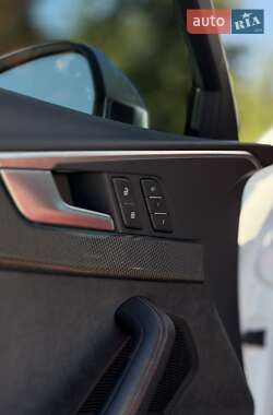 Седан Audi S4 2016 в 