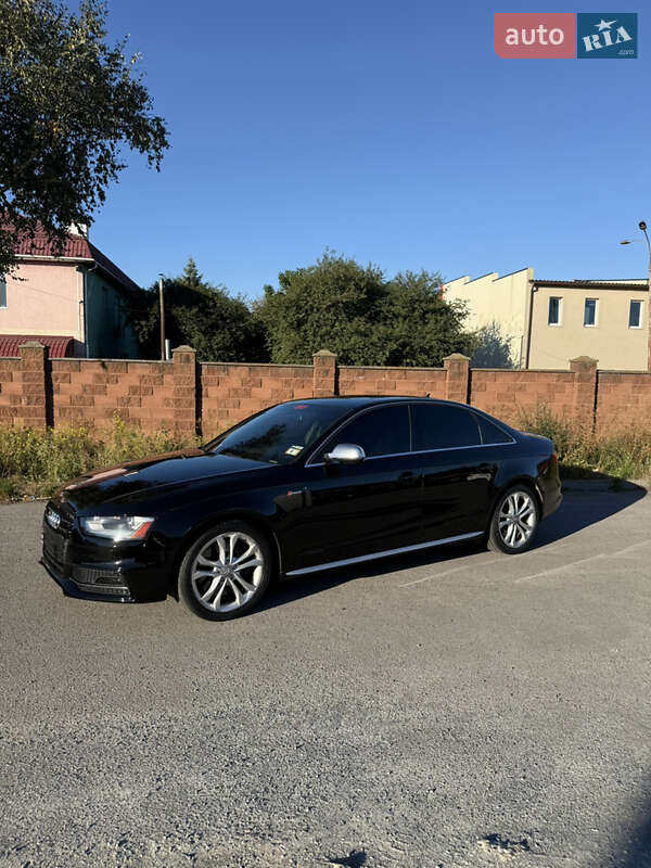 Седан Audi S4 2013 в Ровно
