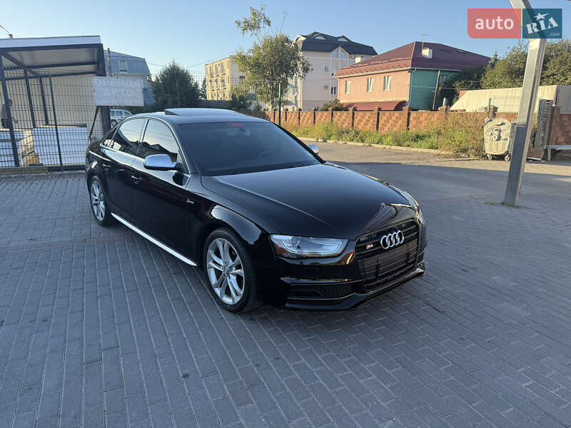 Седан Audi S4 2013 в Ровно