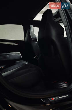 Седан Audi S4 2013 в 