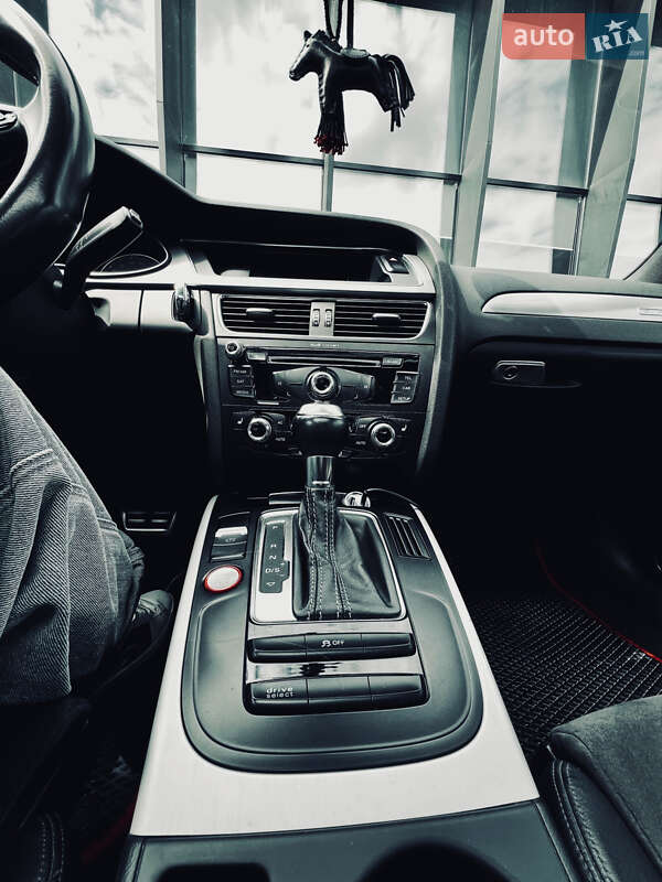 Седан Audi S4 2013 в Одессе