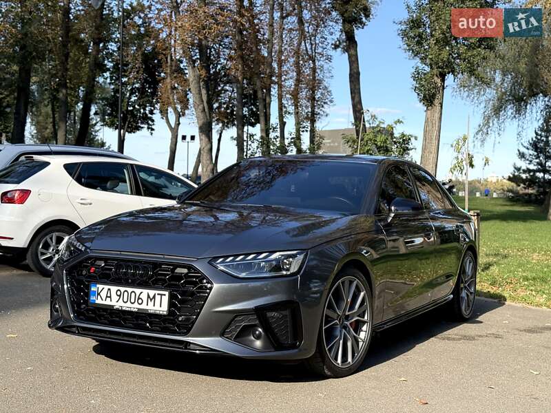 Седан Audi S4 2023 в 