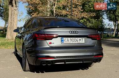 Седан Audi S4 2023 в 