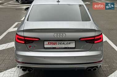Седан Audi S4 2018 в 