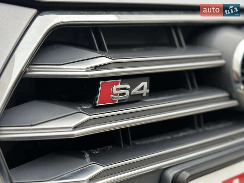 Седан Audi S4 2018 в Киеве