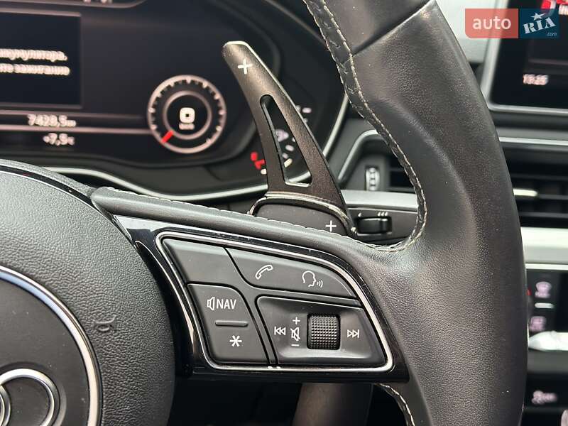 Седан Audi S4 2018 в Киеве