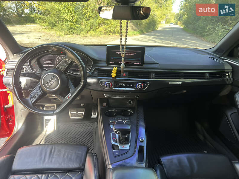 Седан Audi S4 2018 в Кривом Роге