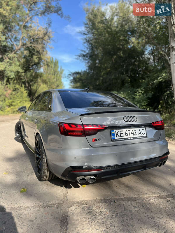 Седан Audi S4 2018 в Кривом Роге