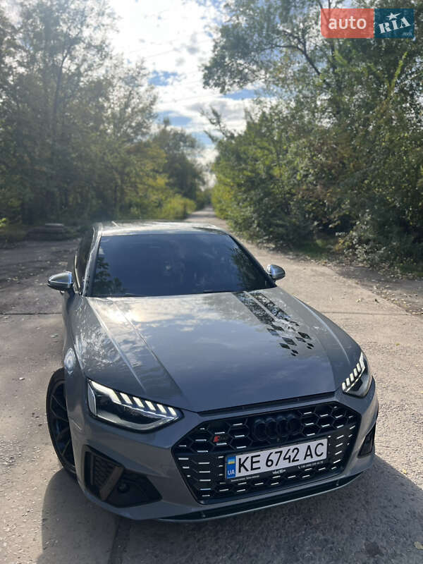 Седан Audi S4 2018 в Кривом Роге