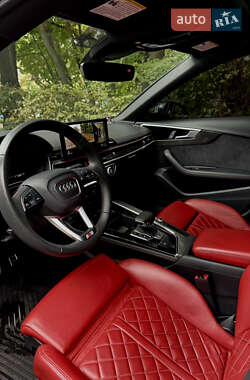 Седан Audi S4 2022 в 