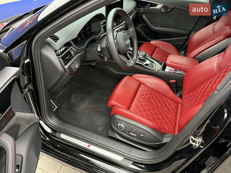 Седан Audi S4 2020 в Виннице