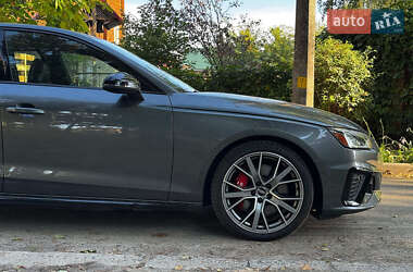 Седан Audi S4 2022 в 