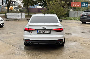 Седан Audi S4 2022 в 