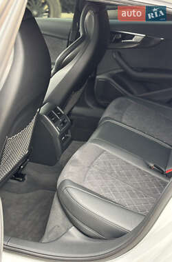Седан Audi S4 2022 в 