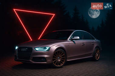 Седан Audi S4 2013 в Обухові