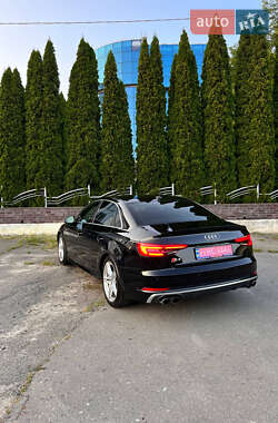 Седан Audi S4 2018 в Луцьку
