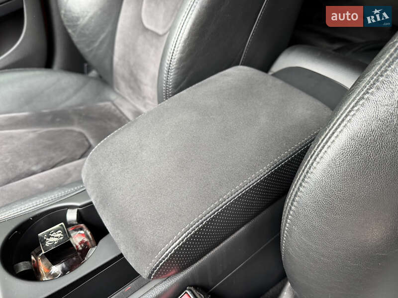 Седан Audi S4 2010 в Киеве