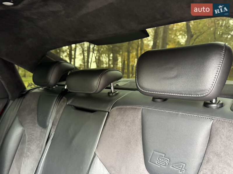 Седан Audi S4 2010 в Киеве