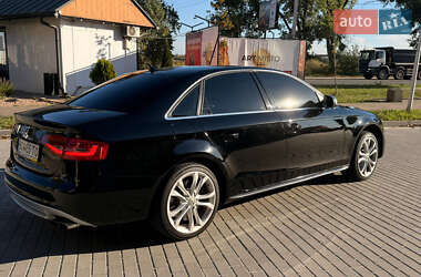 Седан Audi S4 2012 в 