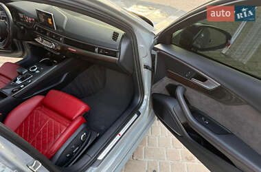 Седан Audi S4 2019 в 