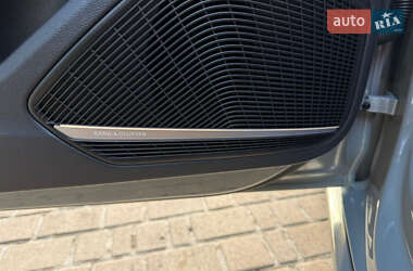 Седан Audi S4 2019 в 