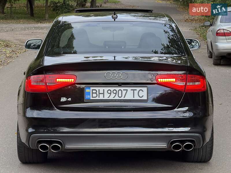 Седан Audi S4 2012 в Одессе