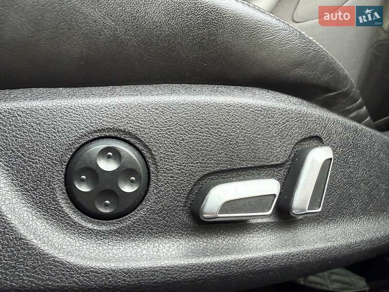 Седан Audi S4 2012 в Одессе
