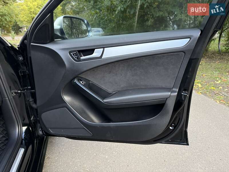 Седан Audi S4 2012 в Одессе