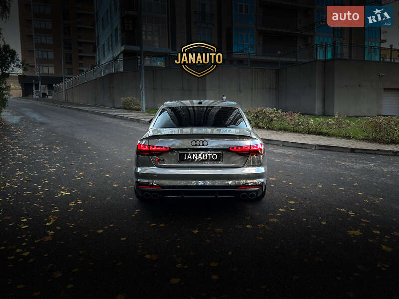 Седан Audi S4 2022 в Харькове