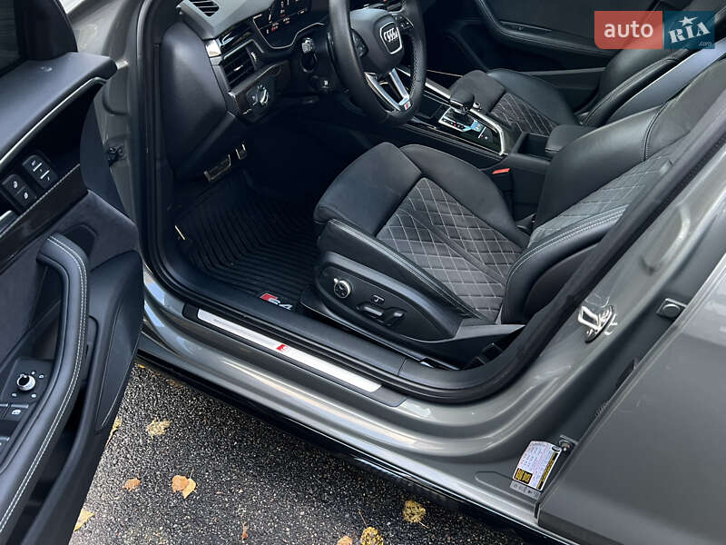Седан Audi S4 2022 в Харькове