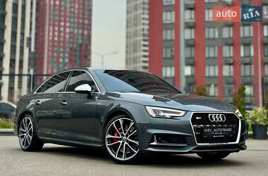Седан Audi S4 2017 в Киеве