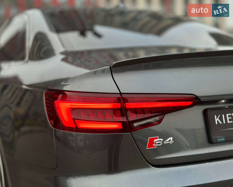 Седан Audi S4 2017 в Киеве фото 17 Седан Audi S4 2017 в Киеве