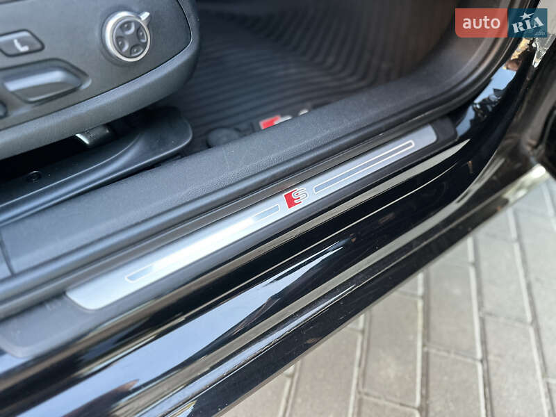 Седан Audi S4 2018 в Ровно