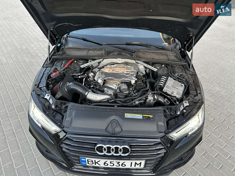 Седан Audi S4 2018 в Ровно