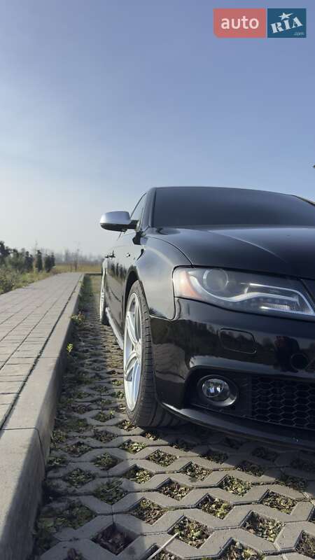 Седан Audi S4 2011 в Ивано-Франковске