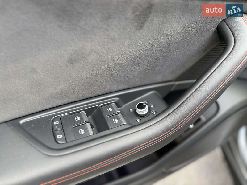 Седан Audi S4 2023 в Киеве