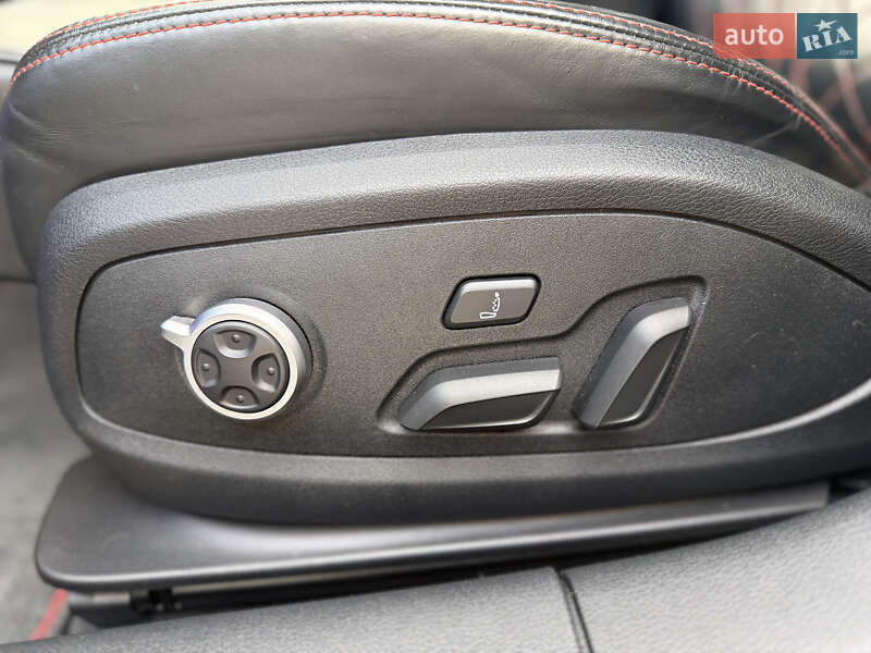 Седан Audi S4 2023 в Киеве